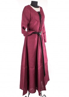 medieval-dress-tyra-in-burgunedy-linen-2