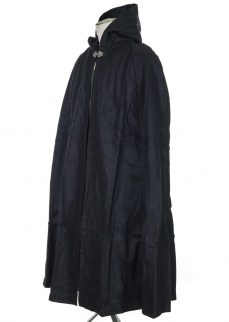 Classic cloak in black wool