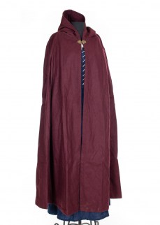 medieval-cloak-in-burgunedy-wool-1
